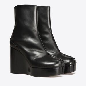 Elegant Black Leather Wedge Boots